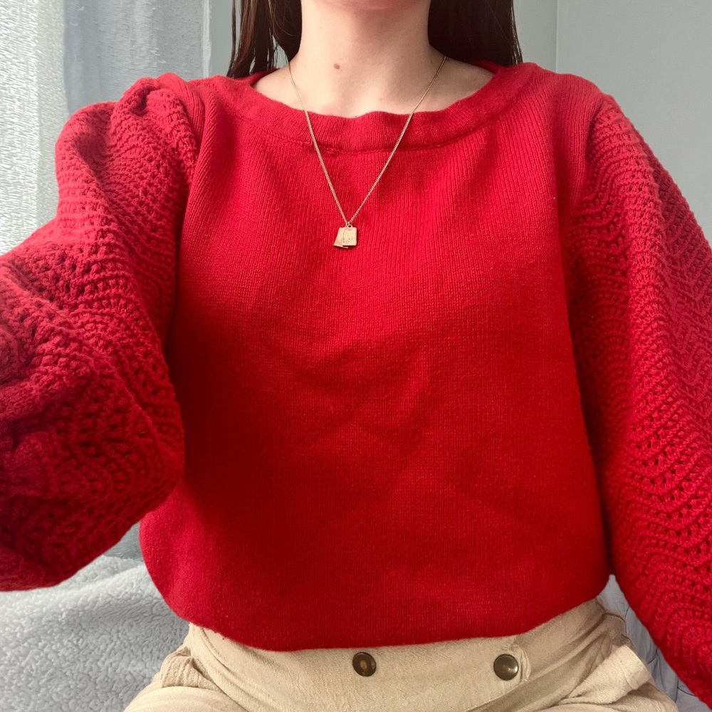 Puffy sleeved knit sweater